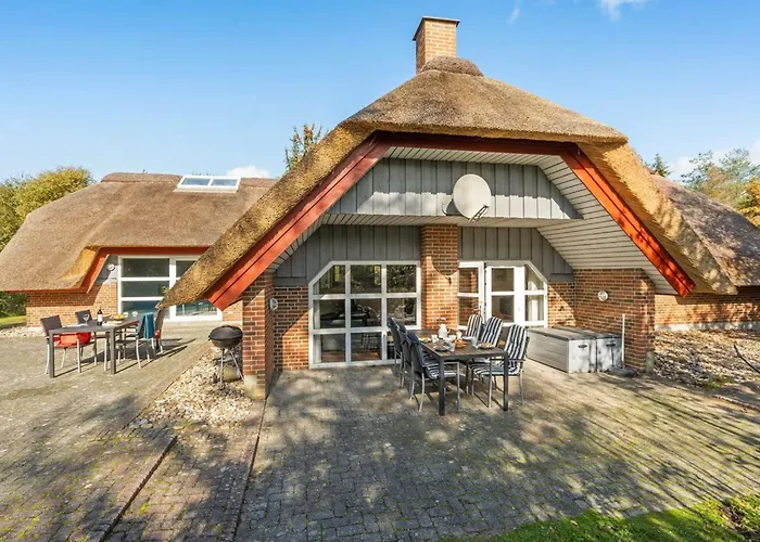 Albin - 2-8km From The Sea By Interhome