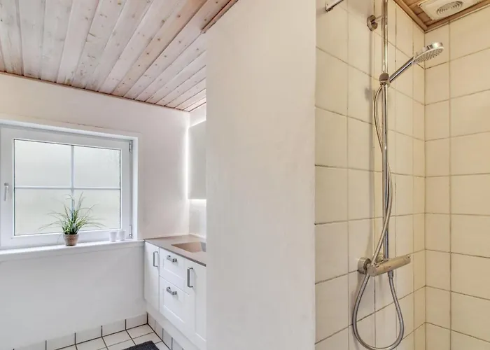 Albin - 2-8km From The Sea By Interhome